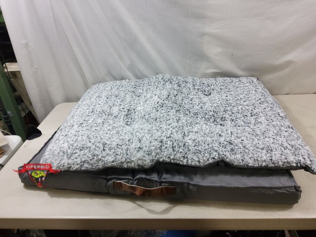 Lot 7-131553 - All For Pets pet bed. 33" X 26".