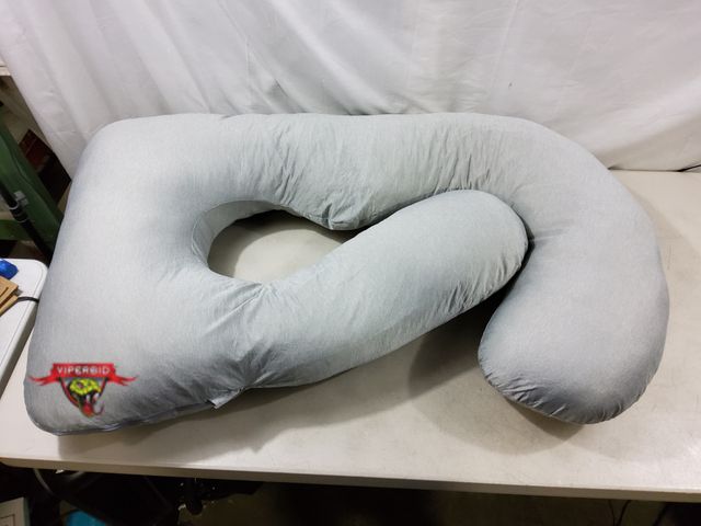 Lot 7-131265 - Momcozy Body Pillow.