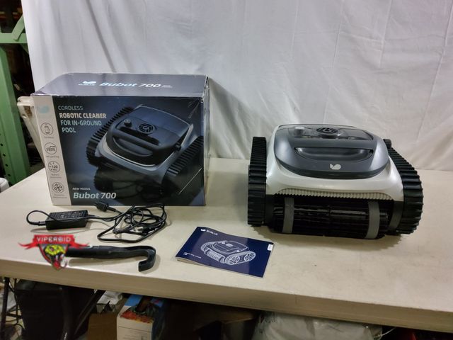 Lot 7-134046 - BuBlue cordless robotic cleaner for in-ground pools. Model BUbot 700. Unable to test.