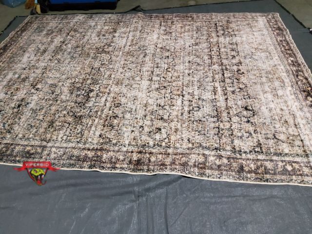 Lot 7-131779 - 10 ft. X 14 ft. Area rug.