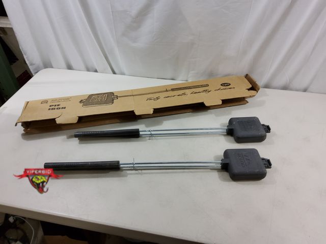 Lot 7-131148 - Set of 2 - Ailitor pie irons. Lightly used.