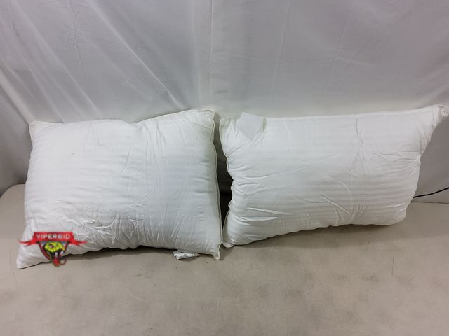 Lot 7-130986 - (2) Beckham Hotel Collection Down Allternative Pillow (20" x 28")