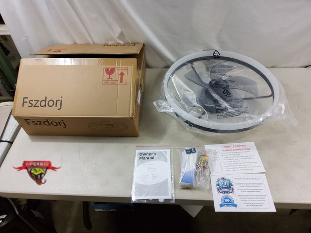 Lot 7-131660 - Fszdorg 20" Ceiling fan with light and remote.
