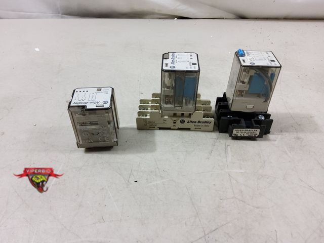 Lot 7-130700 - (3) Allen Bradely relays. Includes 700-HB32A1, 700-HB32Z24, &amp; 700-HA33Z24-3-4