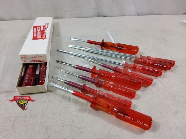 Lot 7-133247 - Lot of (19) Miscellaneous Size quick wedge Flathead Screwdrivers.