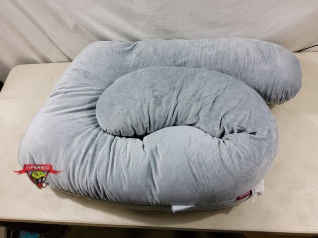 Lot 7-130541 - MomCozy body pillow.