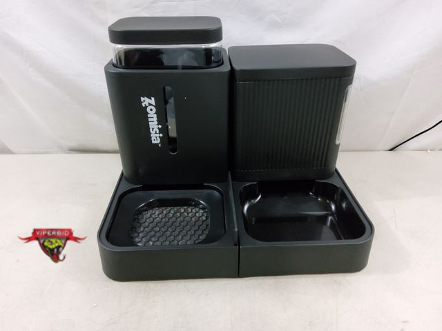 Lot 7-130763 - Zomisia pet water &amp; food feeder. Size: 18" X 7" X 14".