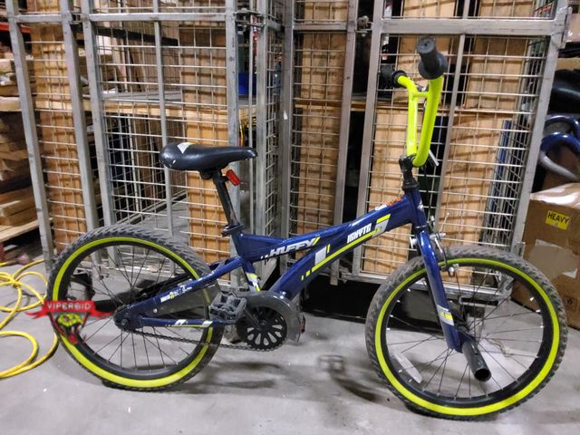 Lot 7-132931 - Huffy Ignyte 20" Kids bike. Gently used.