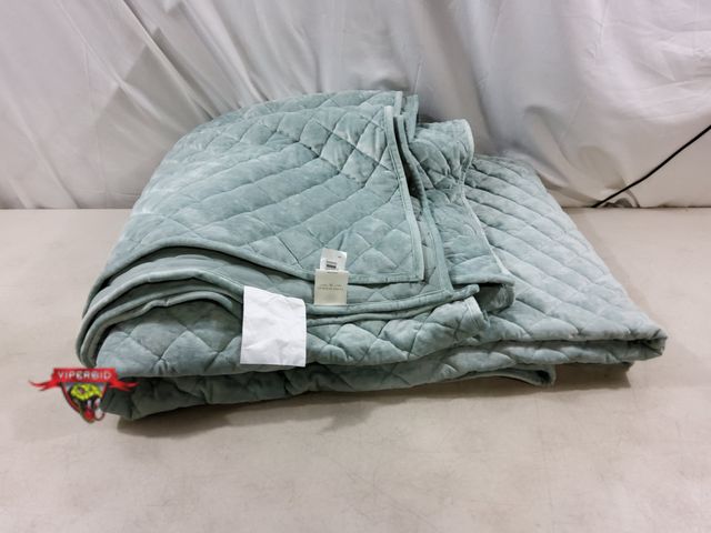 Lot 7-132813 - 104" X 92" King Luxe Diamond Stitch Velvet Quilt.