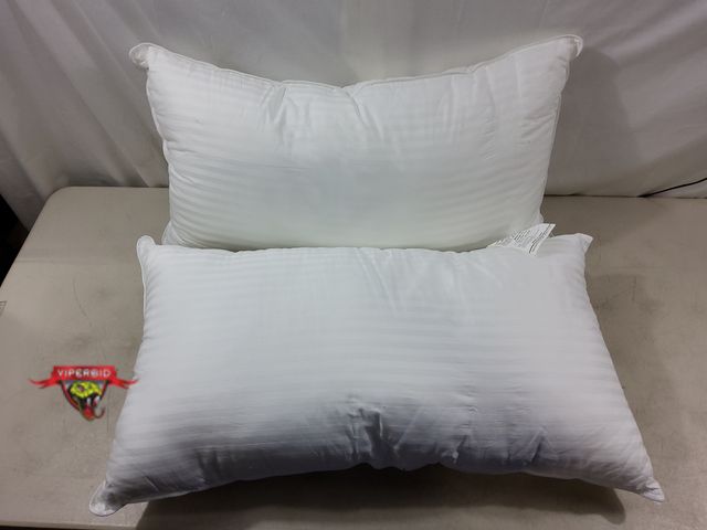 Lot 7-130480 - (2) Beckham hotel collection 20" X 36" Down alternative pillows.