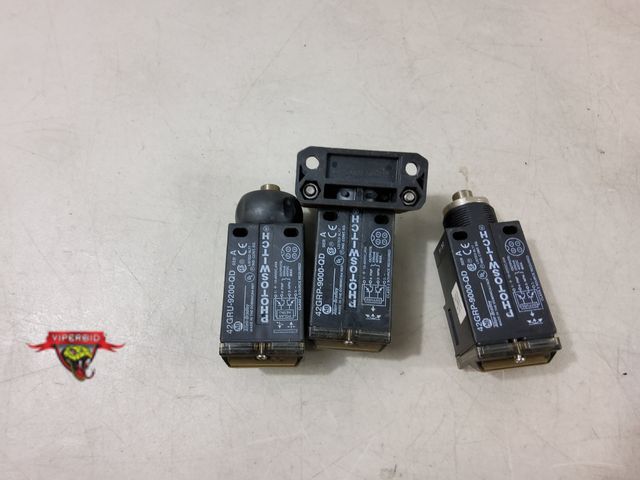 Lot 7-130696 - (2) Allen Bradley 42GRP-9000-QD Photo Switches &amp; (1) Allen Bradley 42GRU-9200-QD Photo switch.