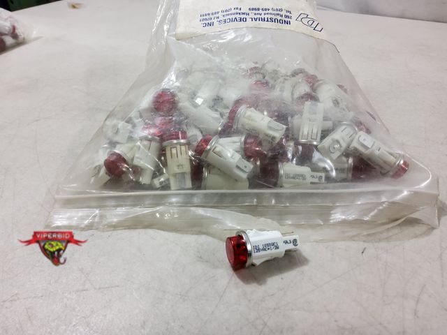 Lot 7-132616 - (100) IDI panel mount indicator lights. Part no. 1050QC1.