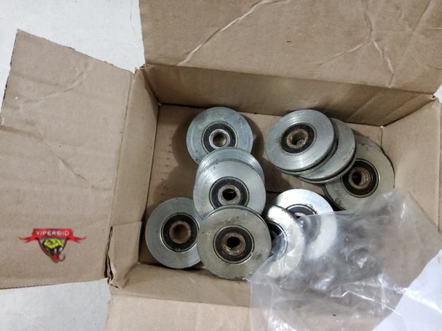 Lot 7-132680 - (12) Pulley's with center bearing. 2-1/2" Diameter