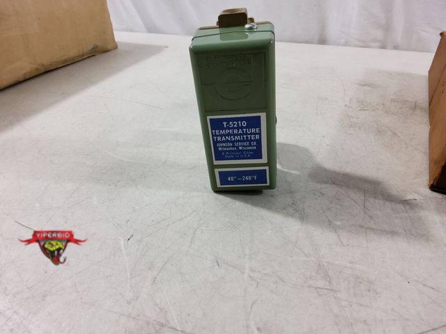 Lot 7-133556 - Johnson Control T-5210 Temperature Transmitter.