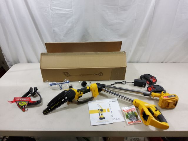 Lot 7-123495 - 21V Cordless pole saw with batteries and charger. Model C100.