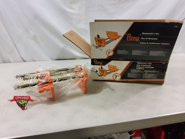 Lot 7-130120 - Pony Woodworker's vise. #27091. 7" Jaw width X 9" Opening.