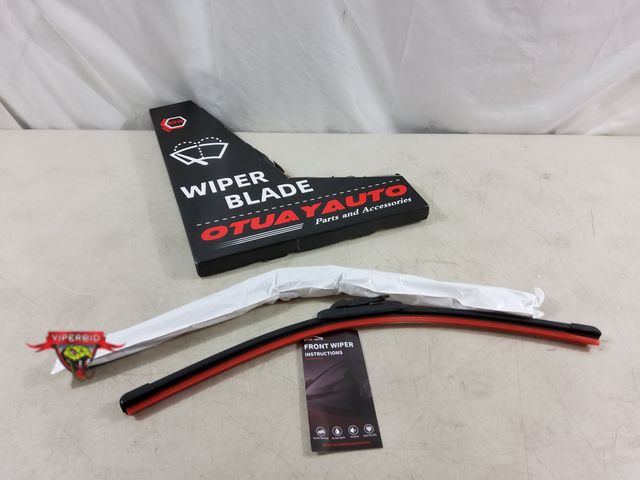 Lot 7-133606 - Pair of Otuayauto 22" wiper blades. F35-B1-22