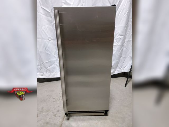 Lot 7-132941 - U-Line UHCP115-SS81A is a premium 15-inch 1 Class black cabinet with stainless steel door clear ice ...