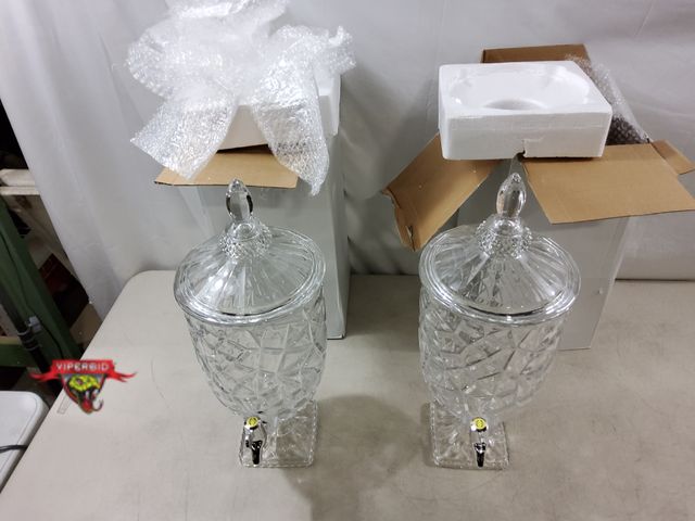 Lot 7-133271 - (2) Glass Beverage dispensers. Overall height: 20".