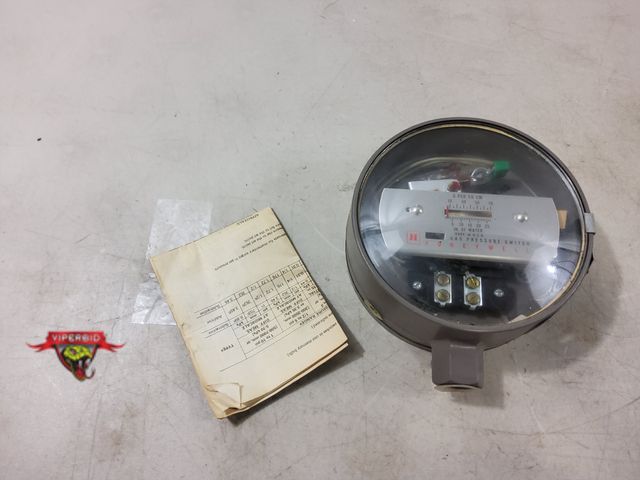 Lot 7-131363 - Honeywell gas pressure switch. Model C437H 1001.