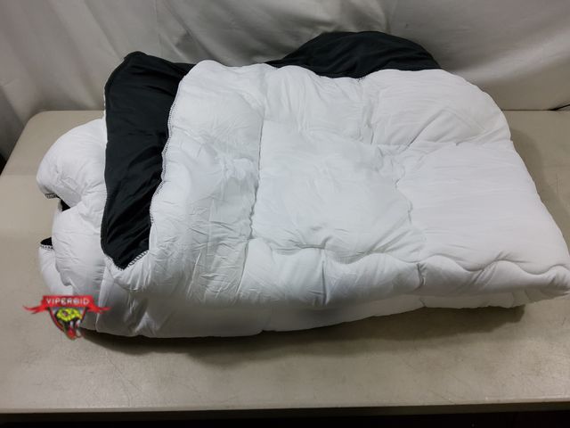 Lot 7-131295 - Bedlore Mattress Topper for a Full Size Bed (54" x 75")
