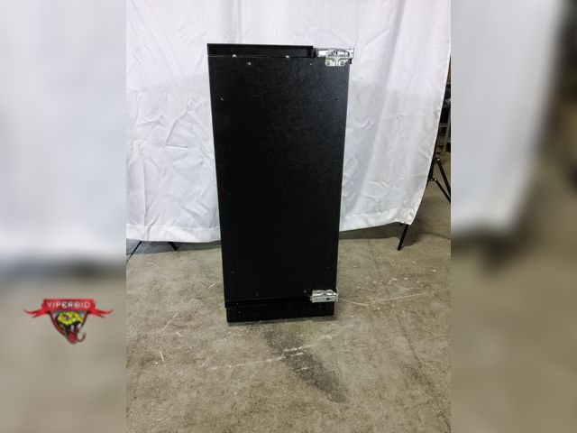 Lot 7-135077 - Marvel MPCP415-IS81A is a premium 15-inch built-in or freestanding professional undercounter clear i...