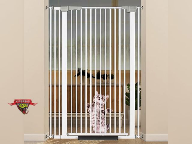 Lot 7-130280 - Zoutex 51.18" Extra Tall Gate for Doorway. 30.5"-40.