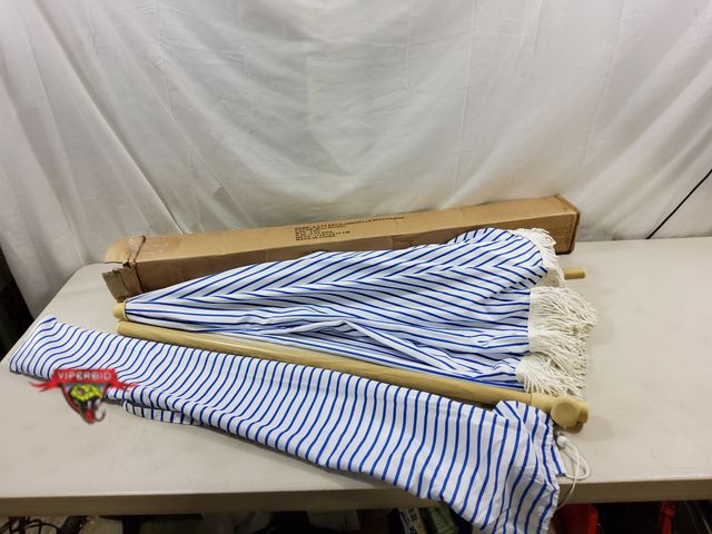 Lot 7-131264 - 6.5 Ft Patio umbrella with fringe.