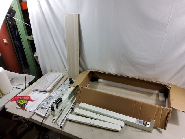 Lot 7-133850 - Electric Standing Desk. (31-1/2"L x 21"D Unsure of height) Damage to corner of desk top