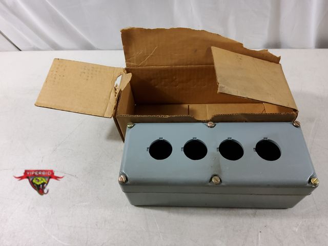 Lot 7-135840 - Square D 4 unit control station. #9001-KY-4.