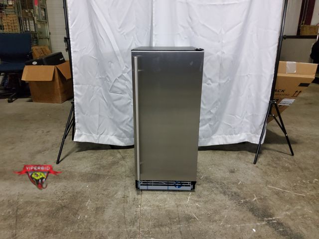 Lot 7-134570 - U-Line UHCP115-SS81A is a premium 15-inch 1 Class black cabinet with stainless steel door clear ice ...