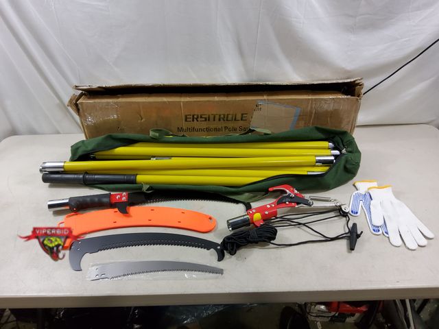 Lot 7-134084 - Ersitrole manual 30 ft. extendable tree pruner with bag.