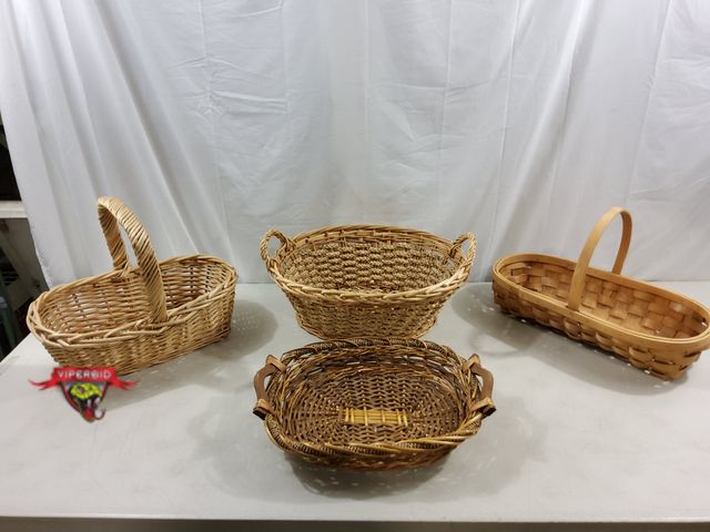 Lot 7-123628 - (4) Assorted wicker baskets.