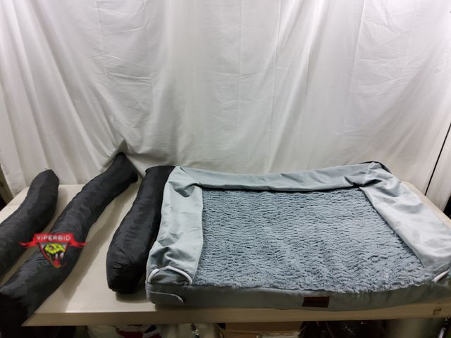 Lot 7-123657 - Nanuya memory foam pet bed with removable cover. 35" X 26".