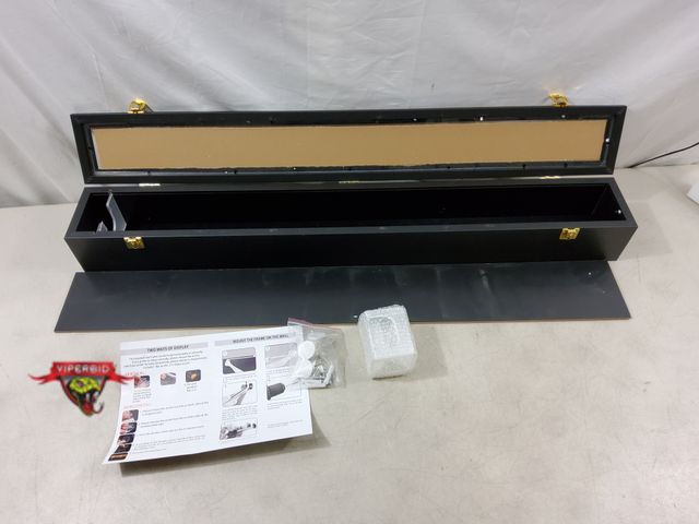 Lot 7-130909 - Wall mounted baseball bat display case. (38.5" x 5" x 4.5") Can hang horizontally or vertically.