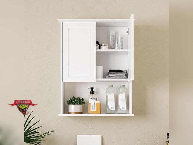 Lot 7-123690 - Bathroom wall cabinet.