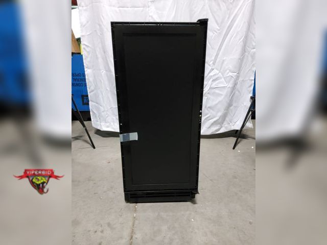 Lot 7-132947 - U-Line UHCR115-IS01B 15" Crescent Ice Maker with panel ready door. Produces and stores up to 25 lb.o...