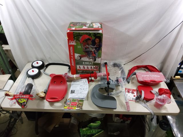Lot 7-132923 - New! Radio Flyer 4-in-1 Stroll 'N Trike.