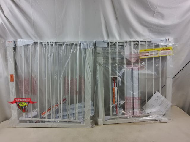 Lot 7-134409 - (2) Cumbor 30"H  Safety gates. fits openings between 30" and 46".