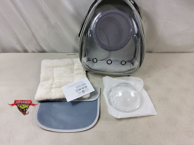 Lot 7-131657 - Halinfer pet backpack.