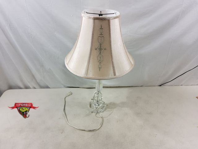 Lot 7-131221 - Plug in Lamp with shade. Works. 28"H.