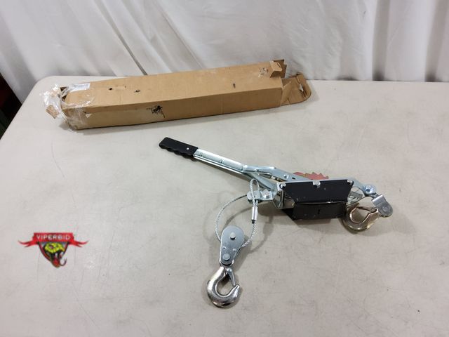 Lot 7-134617 - Come Along Wench Puller. Lightly Used.