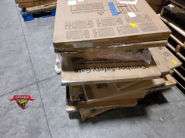 Lot 7-131405 - Lot of assorted safety gates.