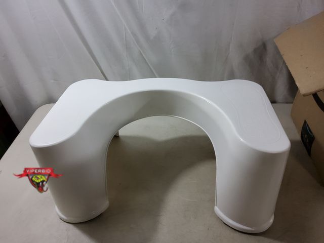 Lot 7-133938 - The Original squatty potty stool.