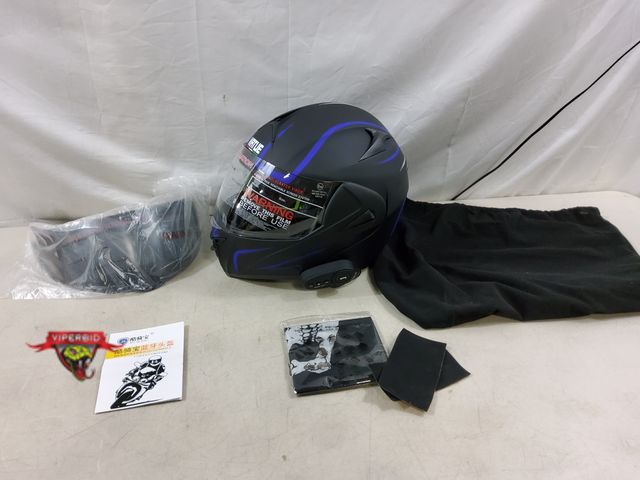 Lot 7-130524 - Virtue MD808 Motorcycle Helmet with bluetooth. Size: XL.