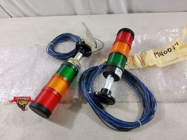 Lot 7-133558 - (2) Siemens stack lights. Model EM8L31VWZXX1-20.