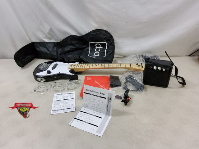 Lot 7-130225 - BCP 30" Kids electric guitar starter kit.