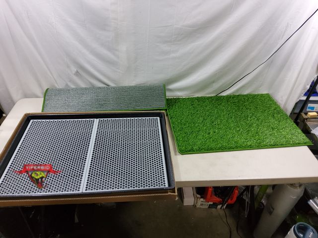 Lot 7-131253 - HQ4us 4Legs Dog Grass Pad, Pee Pad holder. (33-1/2" x 23-1/2")