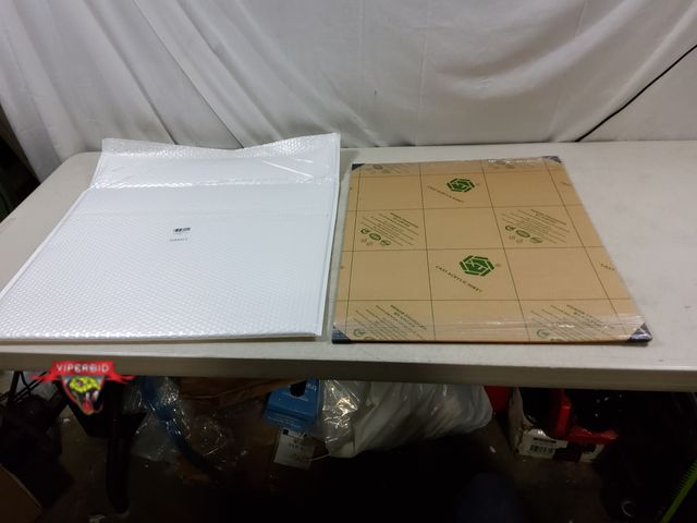 Lot 7-133239 - (2) Clear Acrylic Sheets. 20" x 24" x 3mm