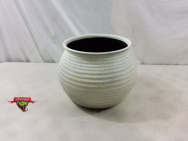 Lot 7-131841 - Sun Bleached Composite Indoor Outdoor Planter Pot. Approx. 14"x14"x10"H.